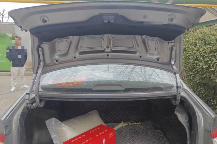 Used Kia K2 2012 Sedan 1.4L MT GLS Commemorative Edition Trunk