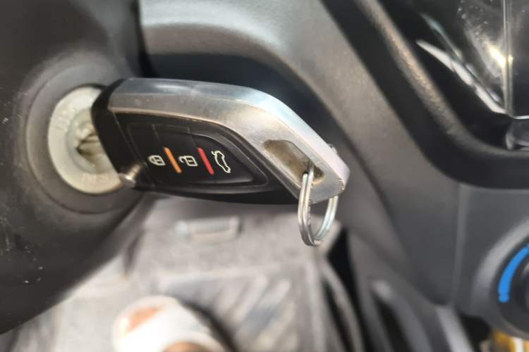 Used Kia K2 2012 Sedan 1.4L Automatic GLS Commemorative Edition Vehicle Key