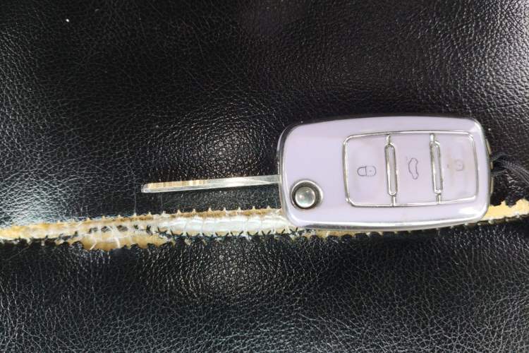 Used Kia K2 2012 Sedan 1.4L MT GLS Commemorative Edition Vehicle Key