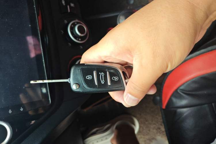 Used Kia K2 2012 Sedan 1.4L Automatic GLS Commemorative Edition Vehicle Key