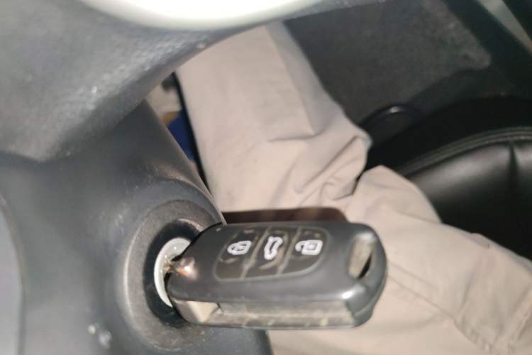 Used Kia K2 2012 Sedan 1.4L MT GLS Commemorative Edition Vehicle Key
