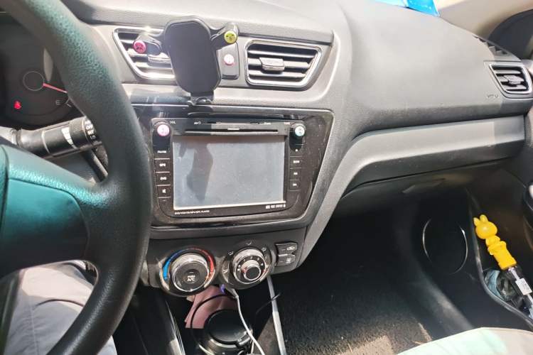 Used Kia K2 2012 Sedan 1.4L MT GL Commemorative Edition Audio And AC Panel