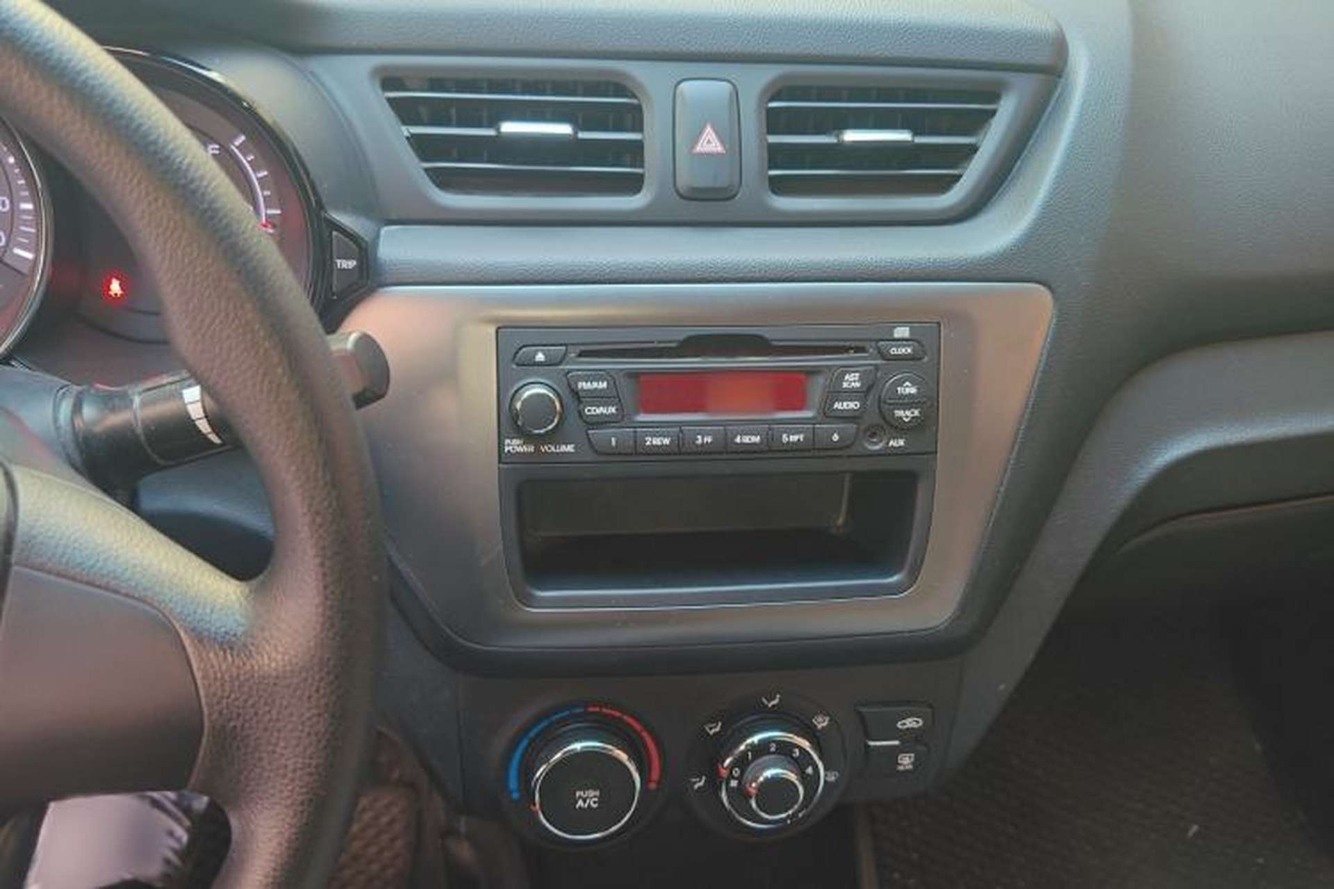 Used Kia K2 2012 Sedan 1.4L Automatic GLS Commemorative Edition Audio And AC Panel
