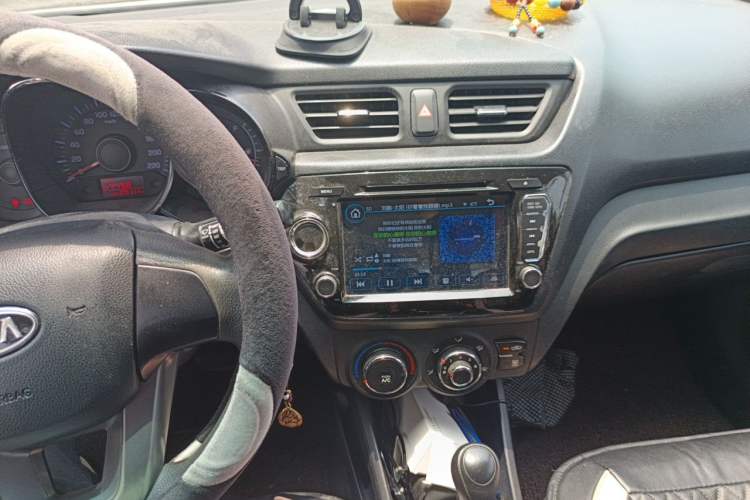 Used Kia K2 2012 Hatchback 1.4L AT GLS Audio And AC Panel