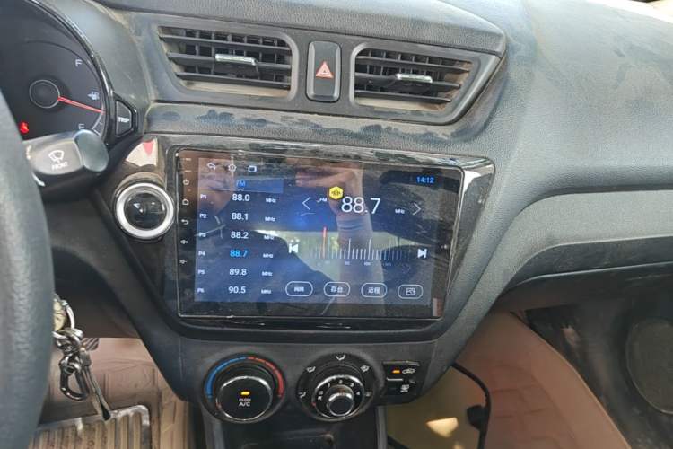 Used Kia K2 2012 Sedan 1.4L MT GLS Commemorative Edition Audio And AC Panel