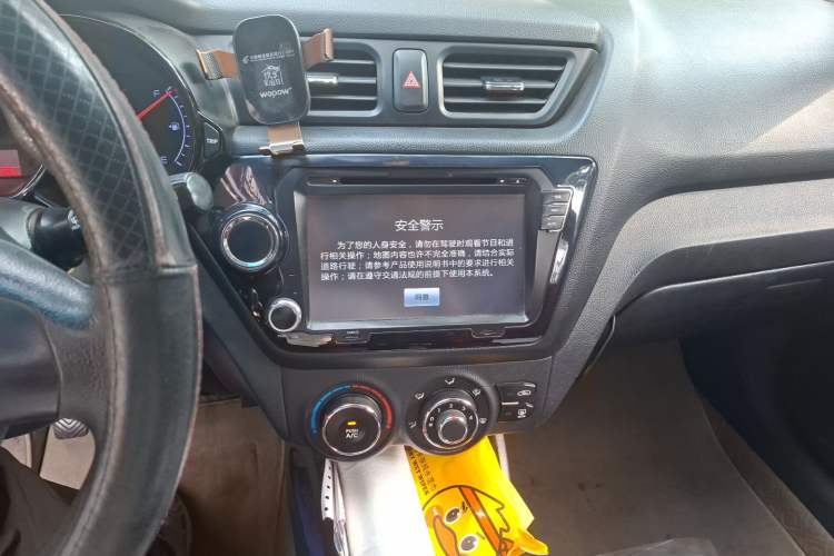 Used Kia K2 2012 Hatchback 1.4L MT Cool Edition Commemorative Model Audio And AC Panel