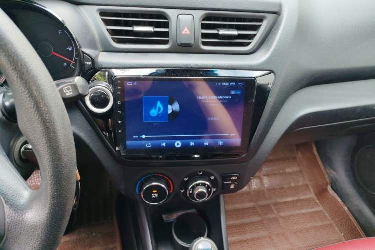 Used Kia K2 2012 Hatchback 1.4L Automatic Cool Edition Audio And AC Panel