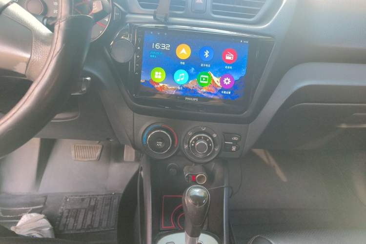 Used Kia K2 2012 Sedan 1.4L Automatic GLS Commemorative Edition Audio And AC Panel