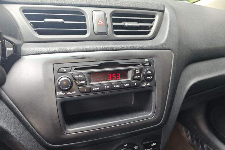 Used Kia K2 2012 Sedan 1.4L MT GLS Commemorative Edition Audio And AC Panel