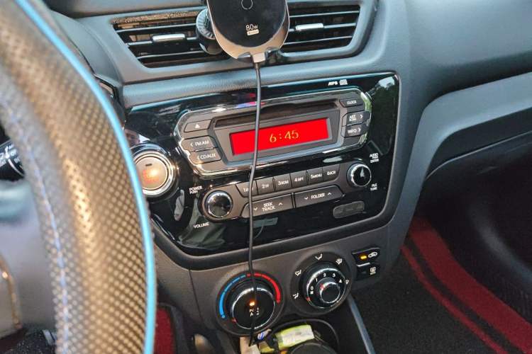 Used Kia K2 2012 Hatchback 1.6L AT Premium Commemorative Edition Audio And AC Panel