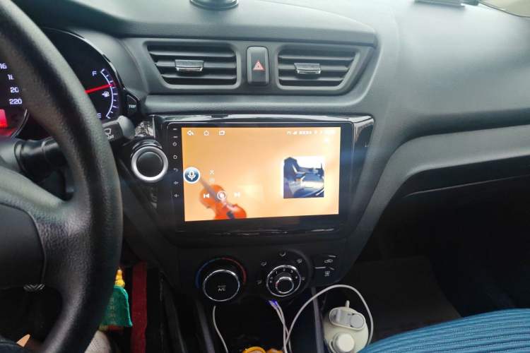 Used Kia K2 2012 Sedan 1.4L MT GLS Commemorative Edition Audio And AC Panel