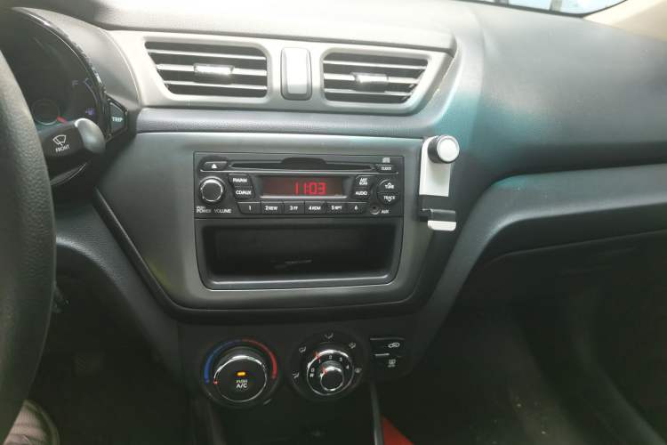 Used Kia K2 2012 Sedan 1.4L MT GLS Commemorative Edition Audio And AC Panel