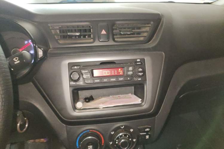 Used Kia K2 2012 Sedan 1.4L MT GLS Commemorative Edition Audio And AC Panel