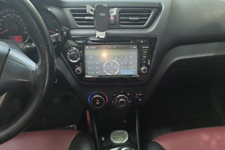 Used Kia K2 2012 Hatchback 1.4L MT Cool Edition Commemorative Model Audio And AC Panel