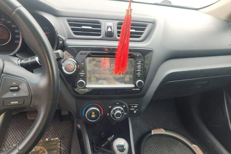 Used Kia K2 2012 Sedan 1.6L AT Premium ECO Audio And AC Panel