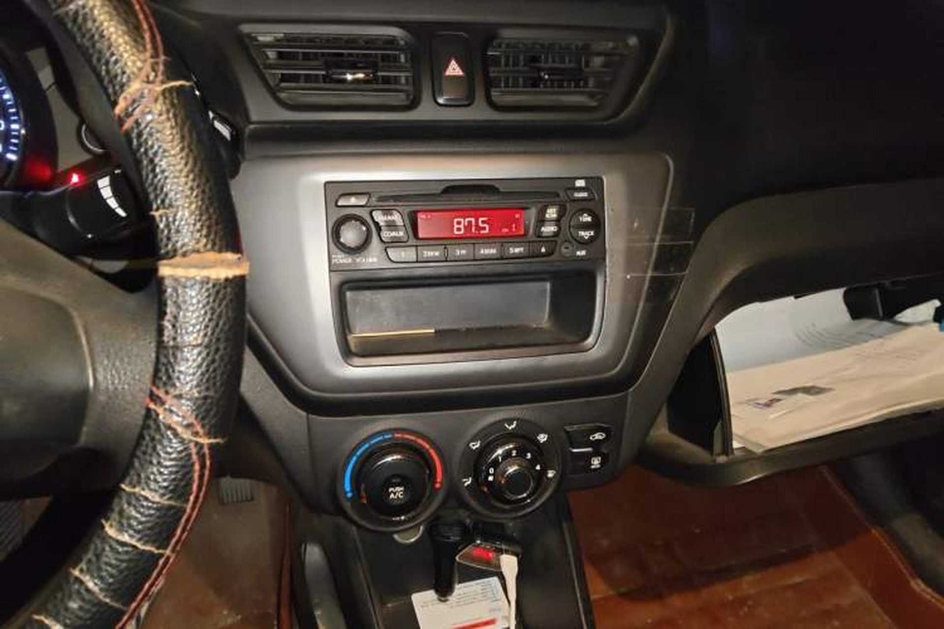 Used Kia K2 2012 Sedan 1.4L MT GLS Commemorative Edition Audio And AC Panel