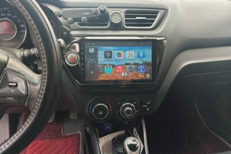 Used Kia K2 2012 Hatchback 1.6L AT Premium Commemorative Edition Audio And AC Panel