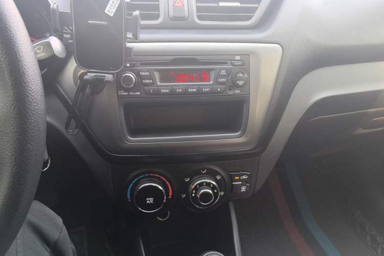 Used Kia K2 2012 Sedan 1.4L Automatic GLS Commemorative Edition Audio And AC Panel