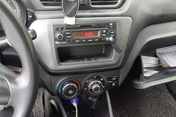 Used Kia K2 2012 Sedan 1.4L MT GLS Commemorative Edition Audio And AC Panel