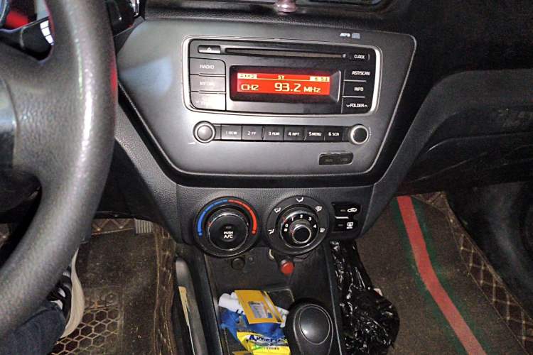Used Kia K2 2012 Sedan 1.4L Automatic GLS Commemorative Edition Audio And AC Panel