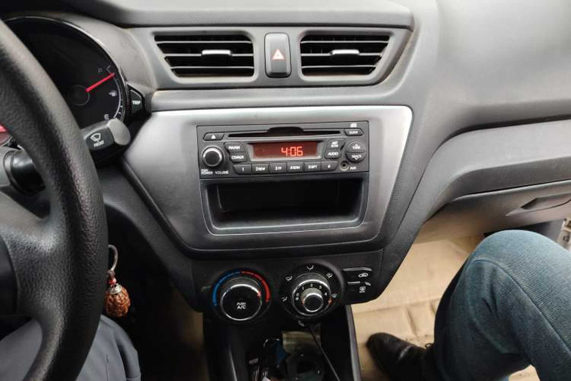 Used Kia K2 2012 Sedan 1.4L MT GLS Commemorative Edition Audio And AC Panel