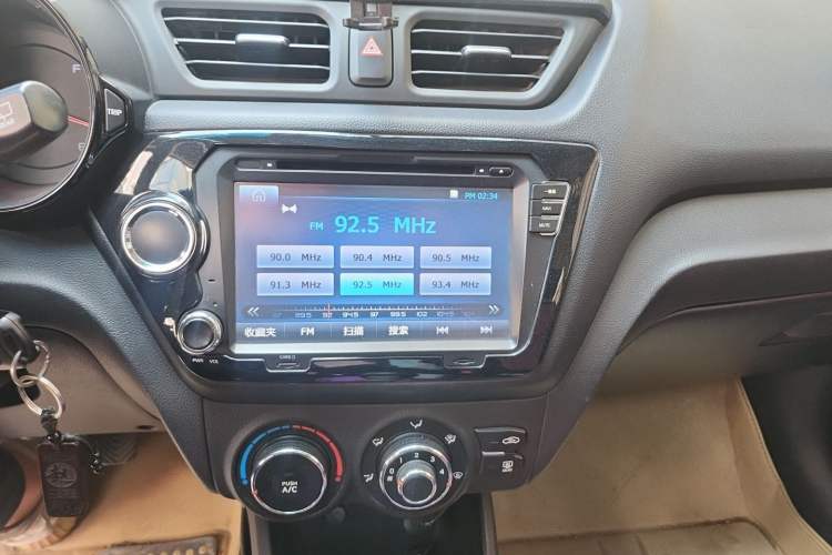 Used Kia K2 2012 Hatchback 1.4L MT Cool Edition Commemorative Model Audio And AC Panel