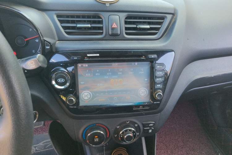 Used Kia K2 2012 Hatchback 1.4L Automatic Cool Edition Audio And AC Panel
