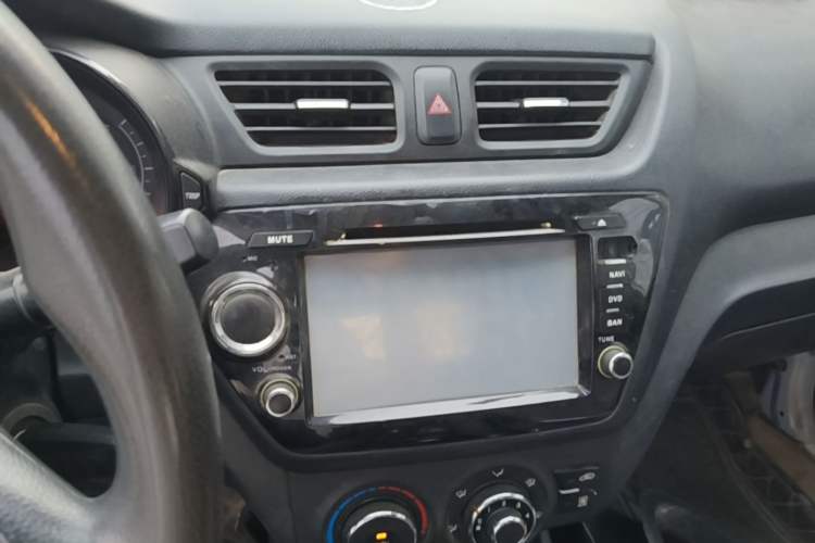 Used Kia K2 2012 Sedan 1.4L MT GLS Commemorative Edition Audio And AC Panel