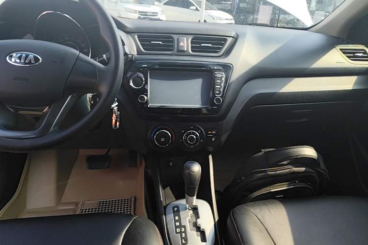 Used Kia K2 2012 Sedan 1.4L AT TOP Anniversary Edition Audio And AC Panel