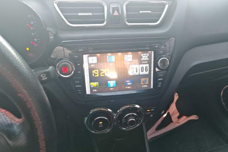 Used Kia K2 2012 Sedan 1.6L Automatic Transmission Premium Commemorative Edition Audio And AC Panel