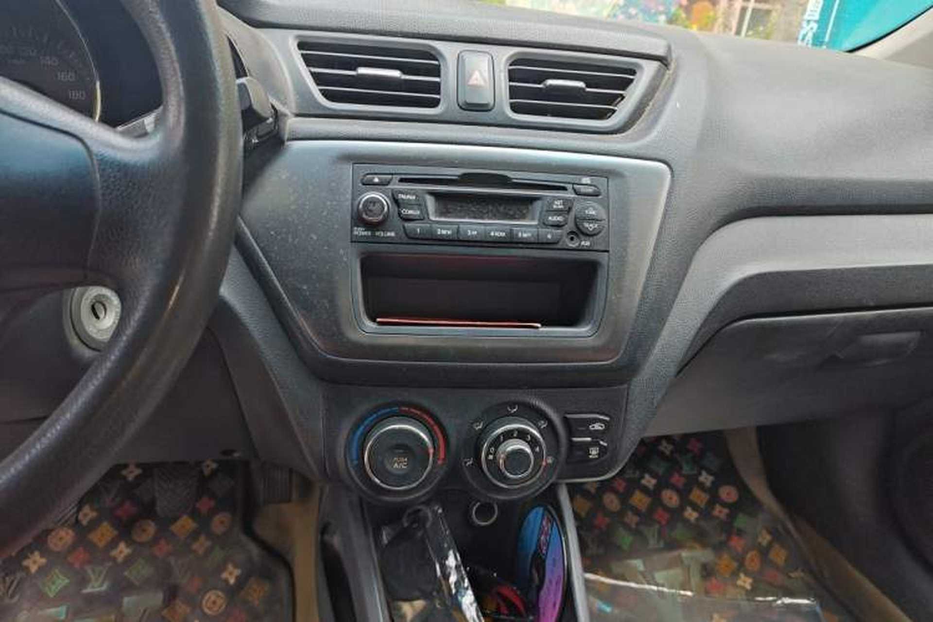 Used Kia K2 2012 Sedan 1.4L MT GLS Commemorative Edition Audio And AC Panel