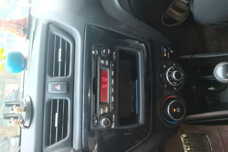 Used Kia K2 2012 Hatchback 1.4L Automatic Cool Edition Audio And AC Panel