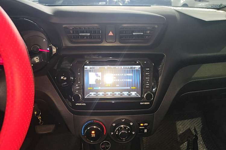 Used Kia K2 2012 Hatchback 1.4L AT GLS Commemorative Edition Audio And AC Panel