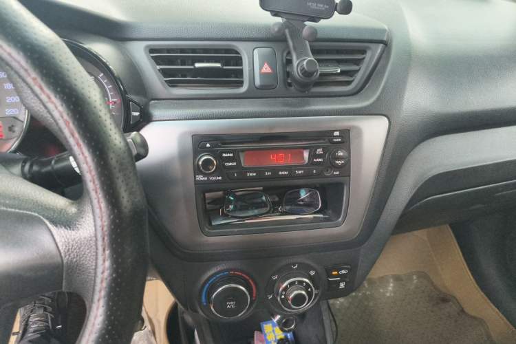 Used Kia K2 2012 Sedan 1.4L MT GLS Commemorative Edition Audio And AC Panel