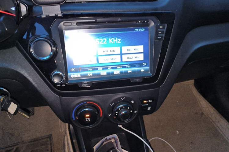 Used Kia K2 2012 Sedan 1.4L MT GLS Commemorative Edition Audio And AC Panel