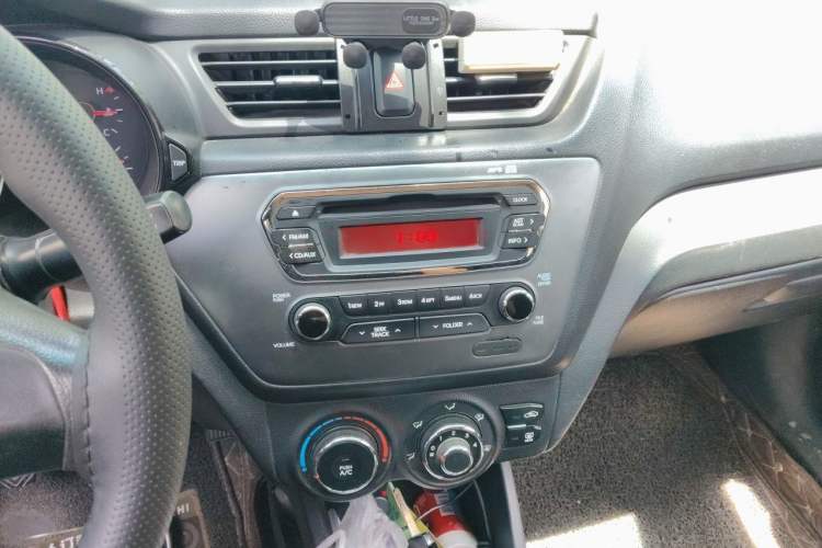 Used Kia K2 2012 Sedan 1.4L MT TOP Commemorative Edition Audio And AC Panel