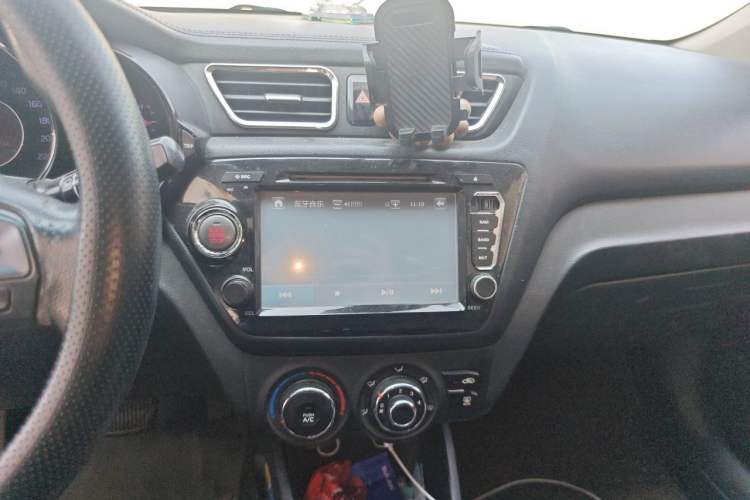 Used Kia K2 2012 Hatchback 1.6L AT Premium Commemorative Edition Audio And AC Panel