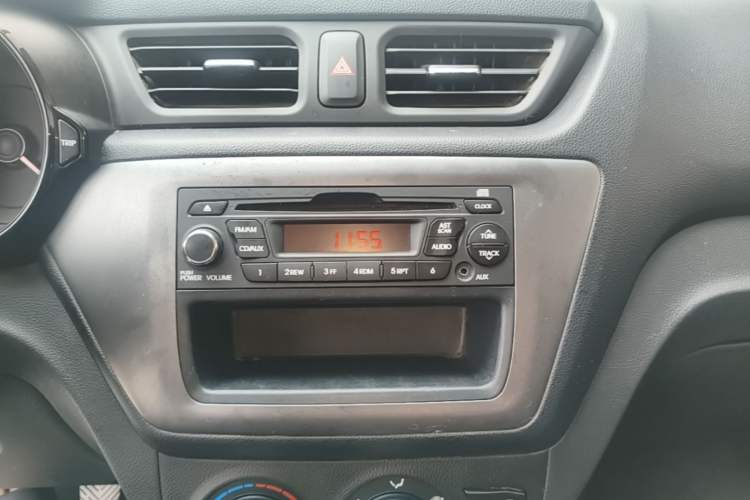 Used Kia K2 2012 Hatchback 1.4L MT GLS Commemorative Edition Audio And AC Panel