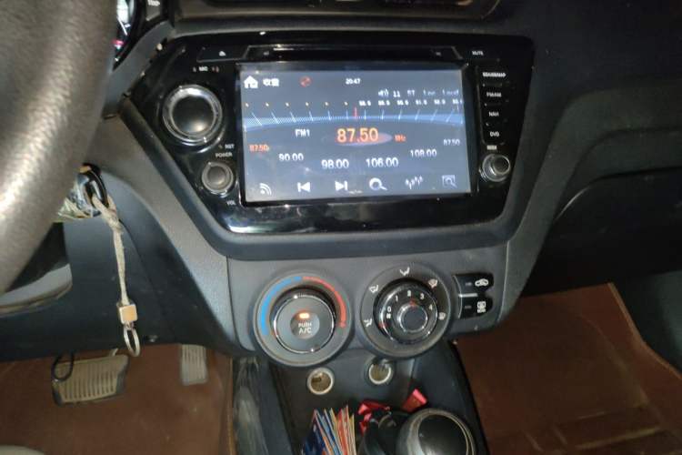 Used Kia K2 2012 Hatchback 1.4L Automatic Cool Edition Audio And AC Panel