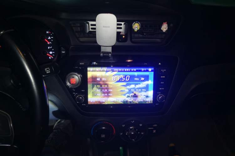 Used Kia K2 2012 Hatchback 1.6L AT Premium Commemorative Edition Audio And AC Panel