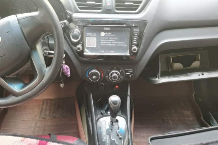 Used Kia K2 2012 Hatchback 1.4L Automatic Cool Edition Audio And AC Panel