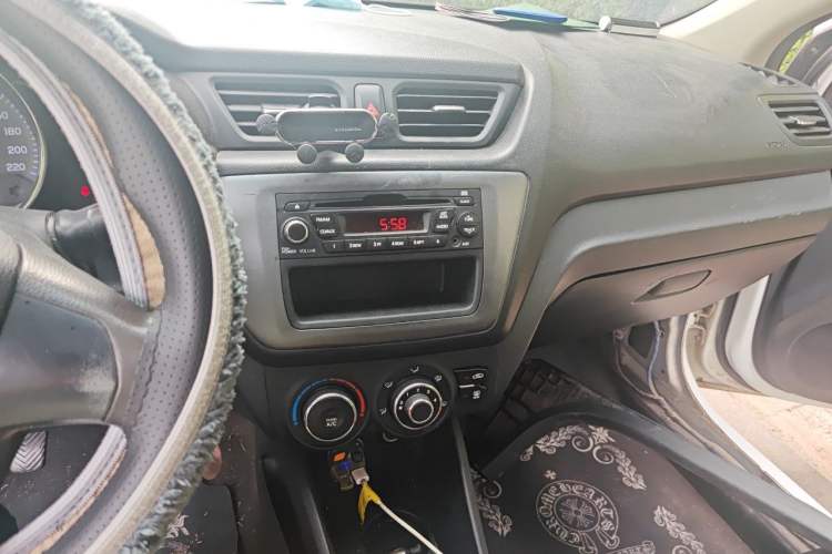 Used Kia K2 2012 Sedan 1.4L MT GLS Commemorative Edition Audio And AC Panel