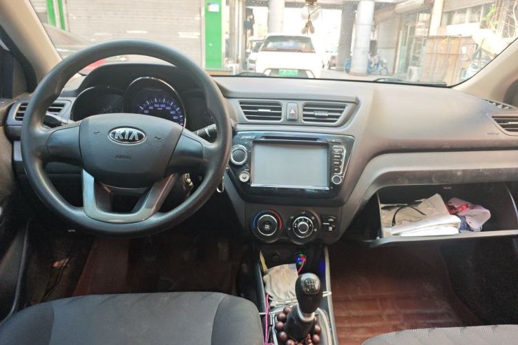 Used Kia K2 2012 Sedan 1.4L MT GLS Commemorative Edition Center Console