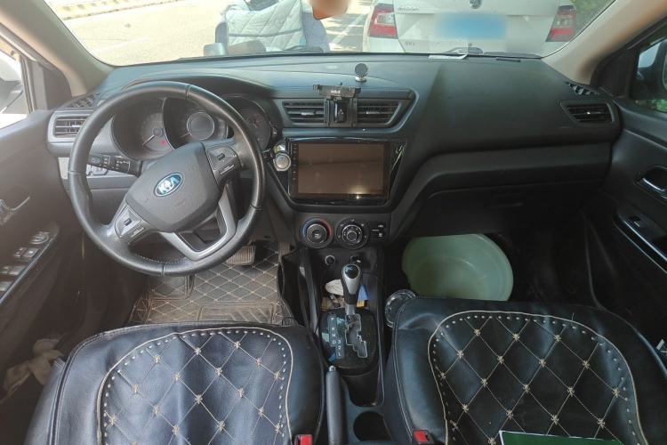 Used Kia K2 2012 Sedan 1.6L Automatic Transmission Premium Commemorative Edition Center Console