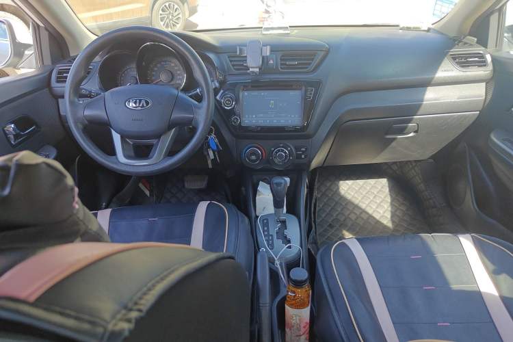 Used Kia K2 2012 Sedan 1.4L Automatic GLS Commemorative Edition Center Console
