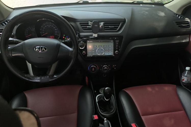 Used Kia K2 2012 Hatchback 1.4L MT Cool Edition Commemorative Model Center Console