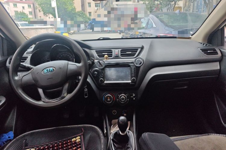 Used Kia K2 2012 Sedan 1.4L MT GLS Commemorative Edition Center Console