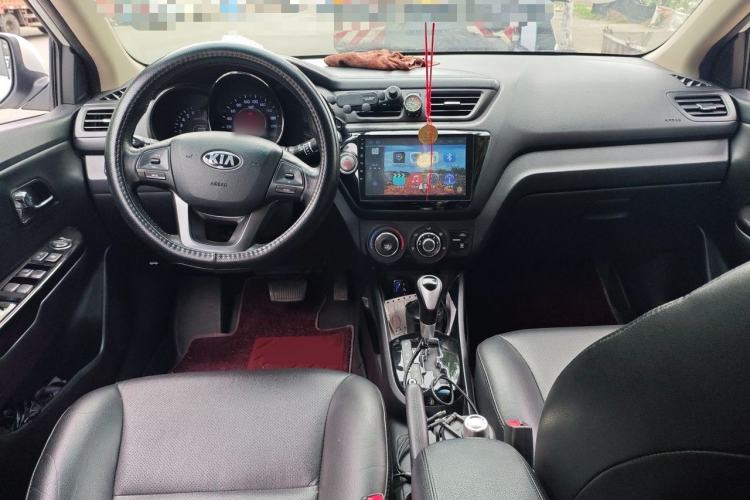 Used Kia K2 2012 Hatchback 1.6L AT Premium Commemorative Edition Center Console