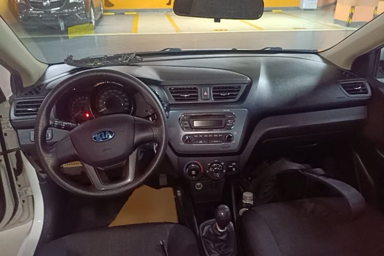 Used Kia K2 2012 Sedan 1.4L MT TOP Commemorative Edition Center Console