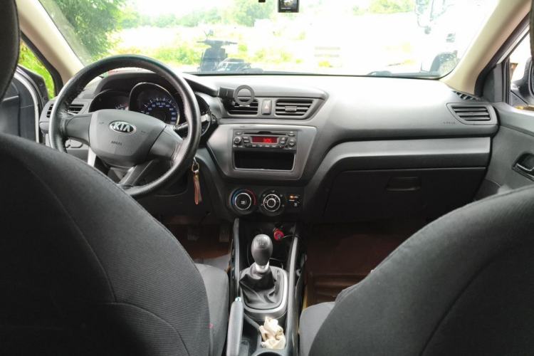 Used Kia K2 2012 Sedan 1.4L MT GLS Commemorative Edition Center Console